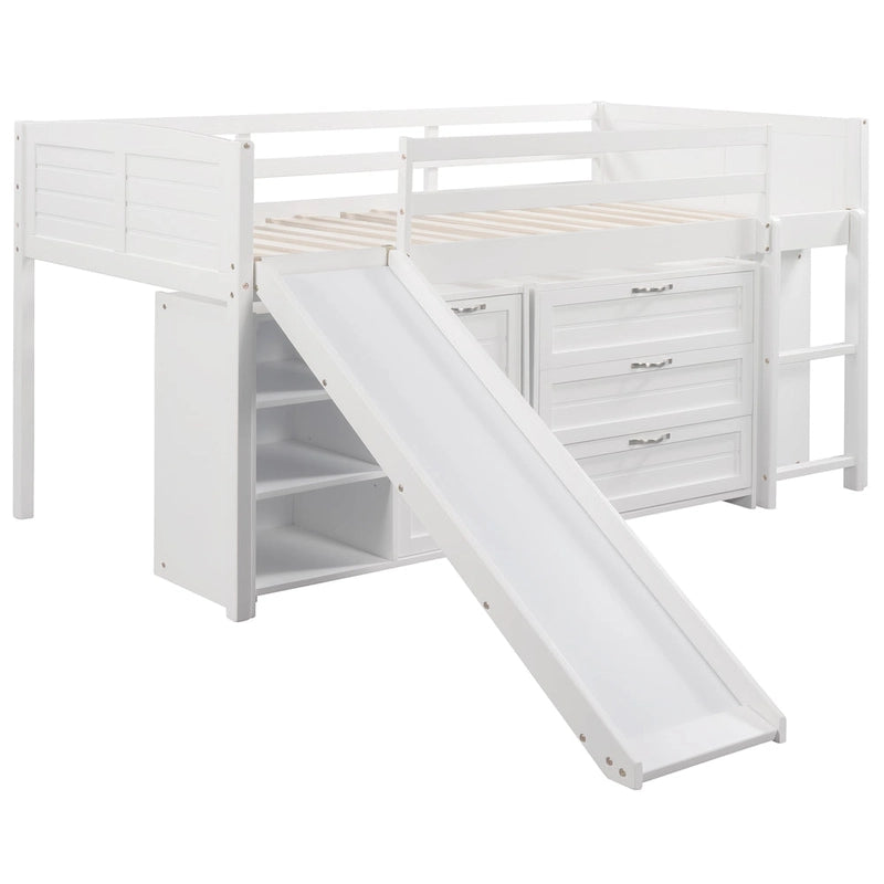 Lit mezzanine bas avec armoires, étagères et toboggan