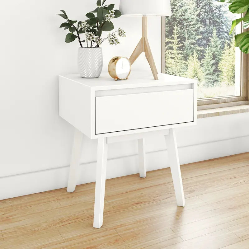 Table de chevet scandinave avec tiroir