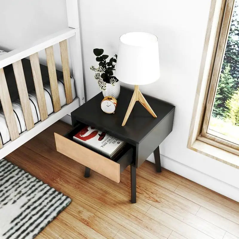 Table de chevet scandinave avec tiroir