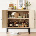 Meuble de rangement beige en rotin avec portes et étagères - N/A