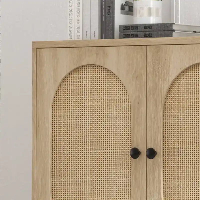 Meuble de rangement beige en rotin avec portes et étagères - N/A